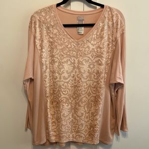 Chico’s dolman sleeve tunic with velvet detail.Size 2 (L) Fits like a 2.5 or 3.